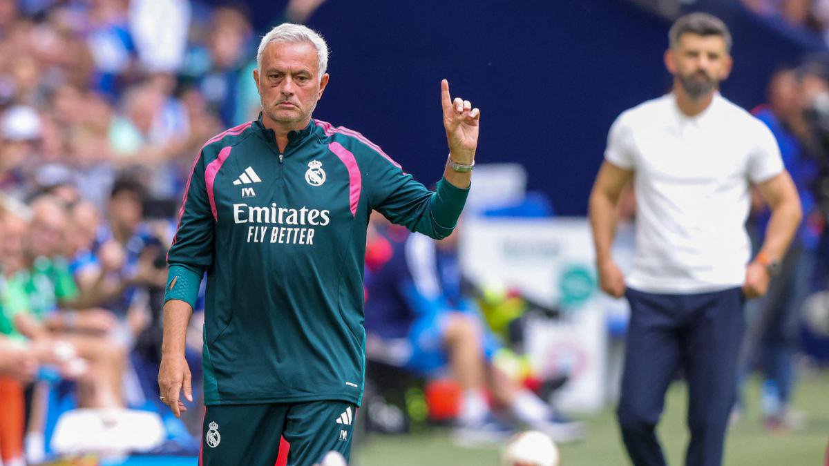 José Mourinho declines to address Luis García Plaza's complaints
