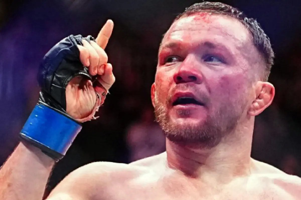Yan comemora vitória no UFC. Foto: Reprodução/X/UFC