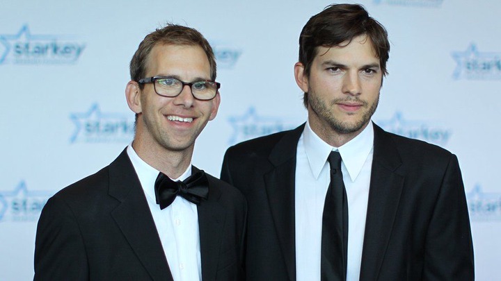 Celebrities you didn’t know are twins. 60
