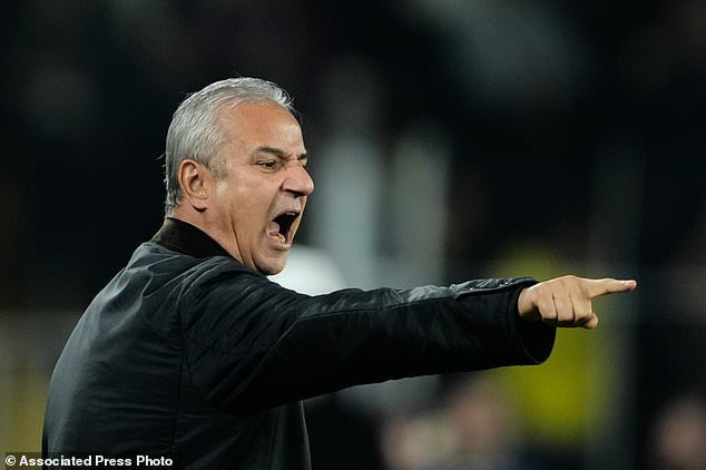 Fenerbahce's head coach smail Kartal gives instructions to his players during the Champions League opening phase soccer match between Fenerbahce and Slavia Praha in Istanbul, Turkey, Tuesday, Oct. 20, 2026. (AP Photo/Emrah Gurel)