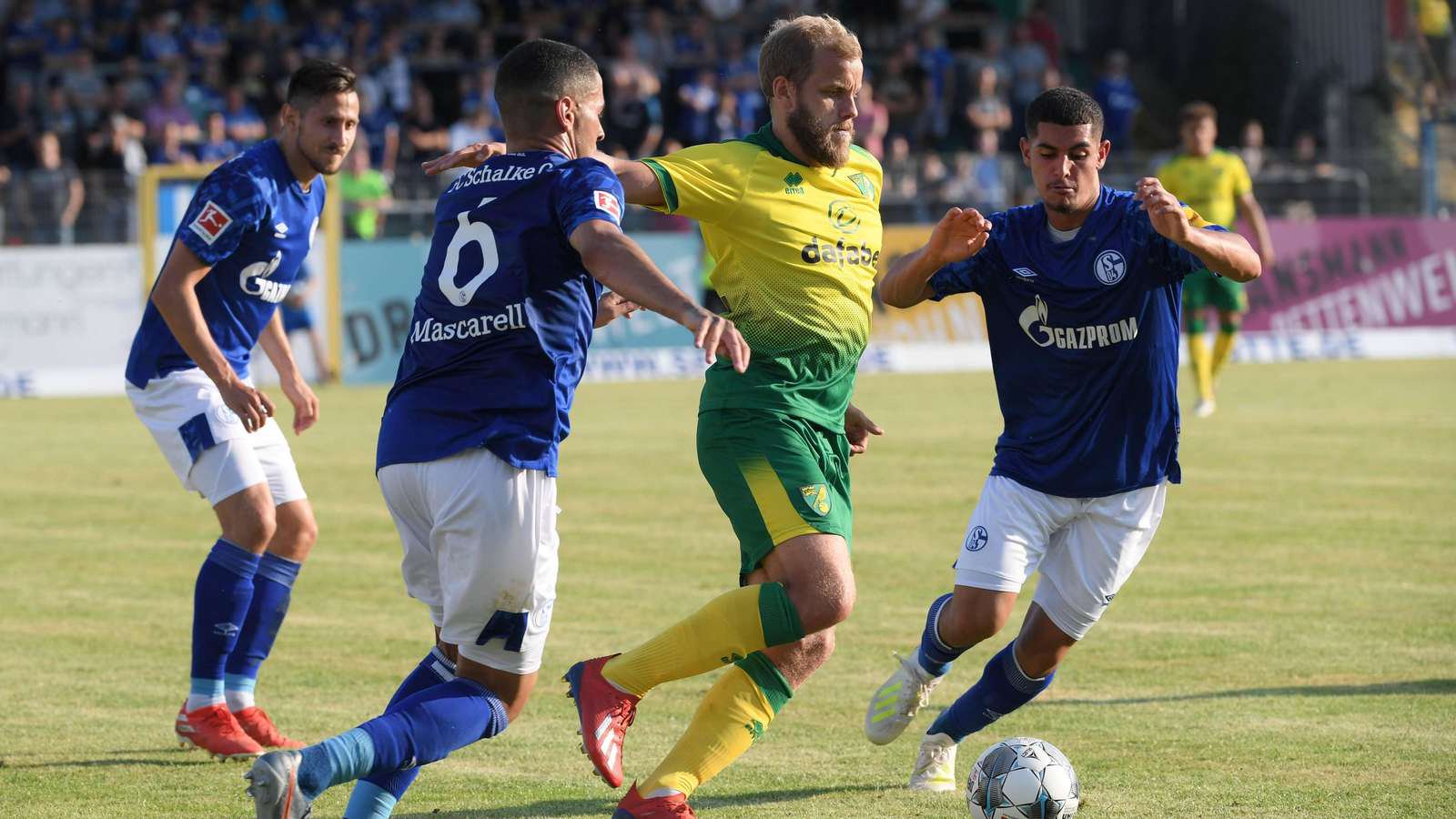 Teemu Pukki im Testspiel von Norwich City gegen Schalke 04.