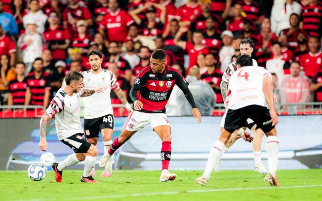 Flamengo foi derrotado pelo Estudiantes, de Marcos Rojo, nos pênaltis