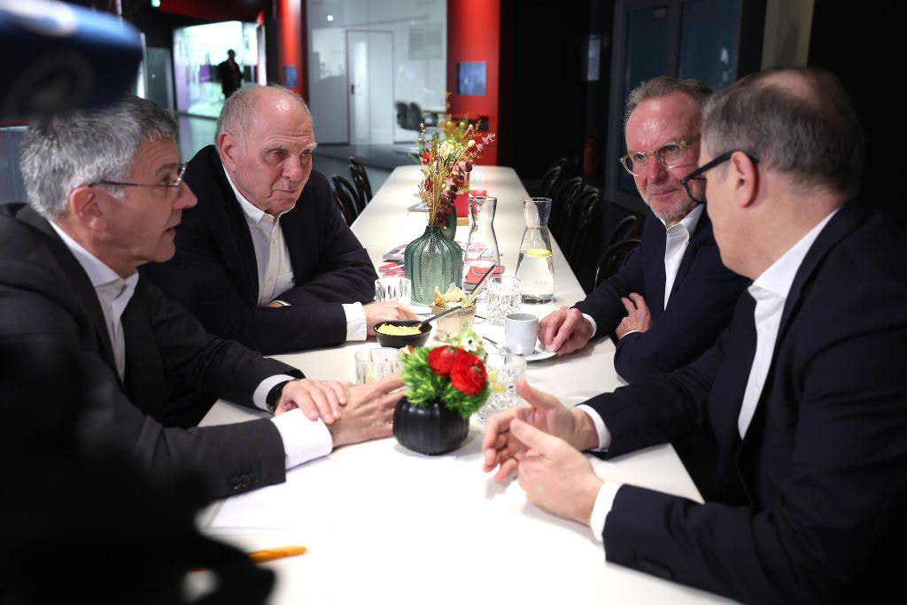 Bayerische Elefantenrunde: Herbert Hainer, Uli Hoeneß, Karl-Heinz Rummenigge und Jan-Christian Dreesen (v.l.) 