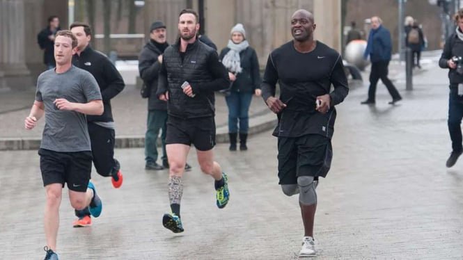 Para pengawal Pendiri Meta, Mark Zuckerberg.