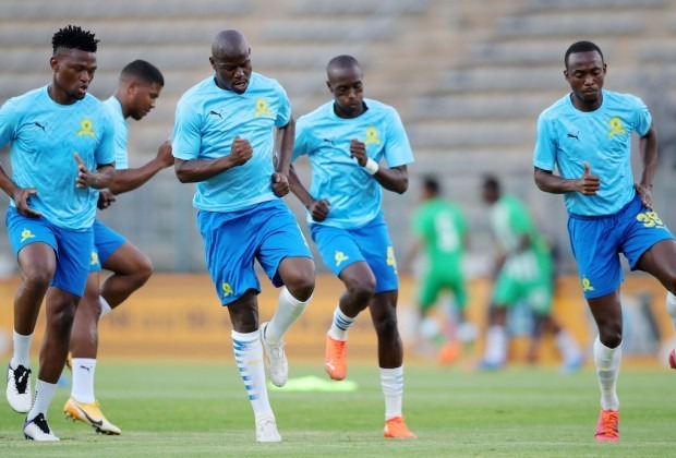 Sundowns coach Mngqithi raffles feathers before their ...