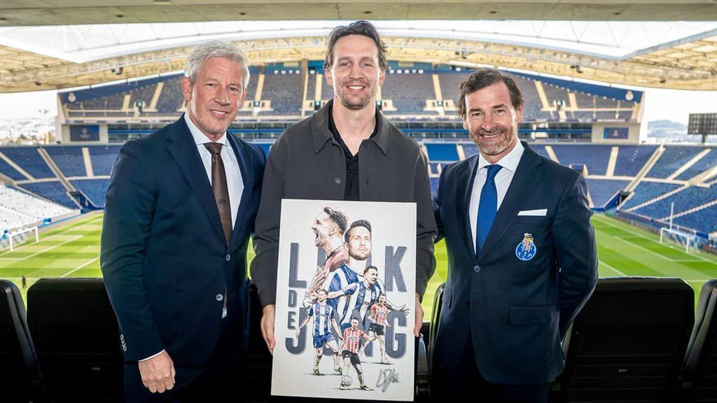 Luuk de Jong homenageado pelo FC Porto e PSV Eindhoven