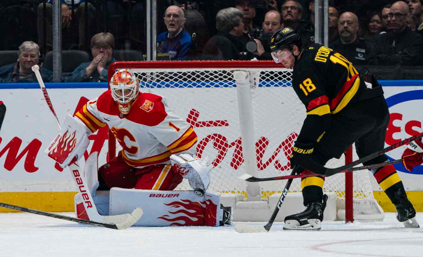 Calgary Flames v Vancouver Canucks