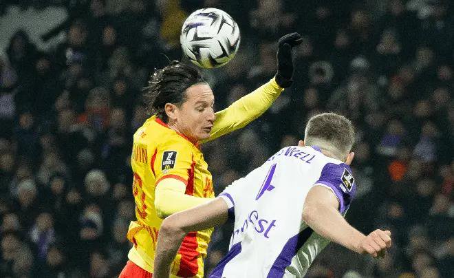 RC Lens : Thauvin s’échappe devant Casseres, Tengstedt résiste en tête