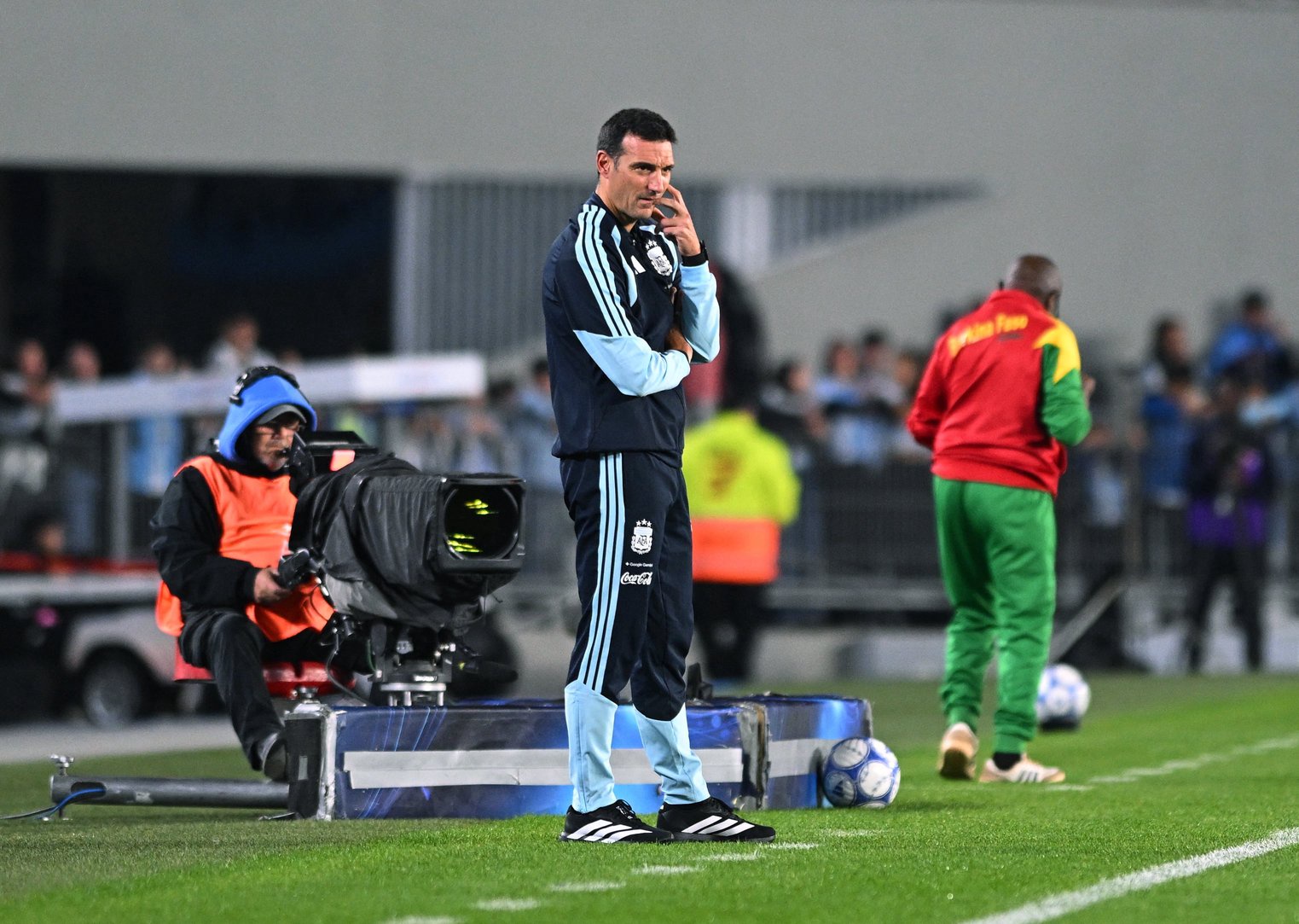 Scaloni Eyes Boca Juniors Duo Flores and Delgado for Argentina National Team Call-Up