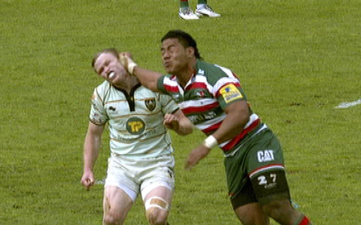 Manu Tuilagi strikes Chris Ashton