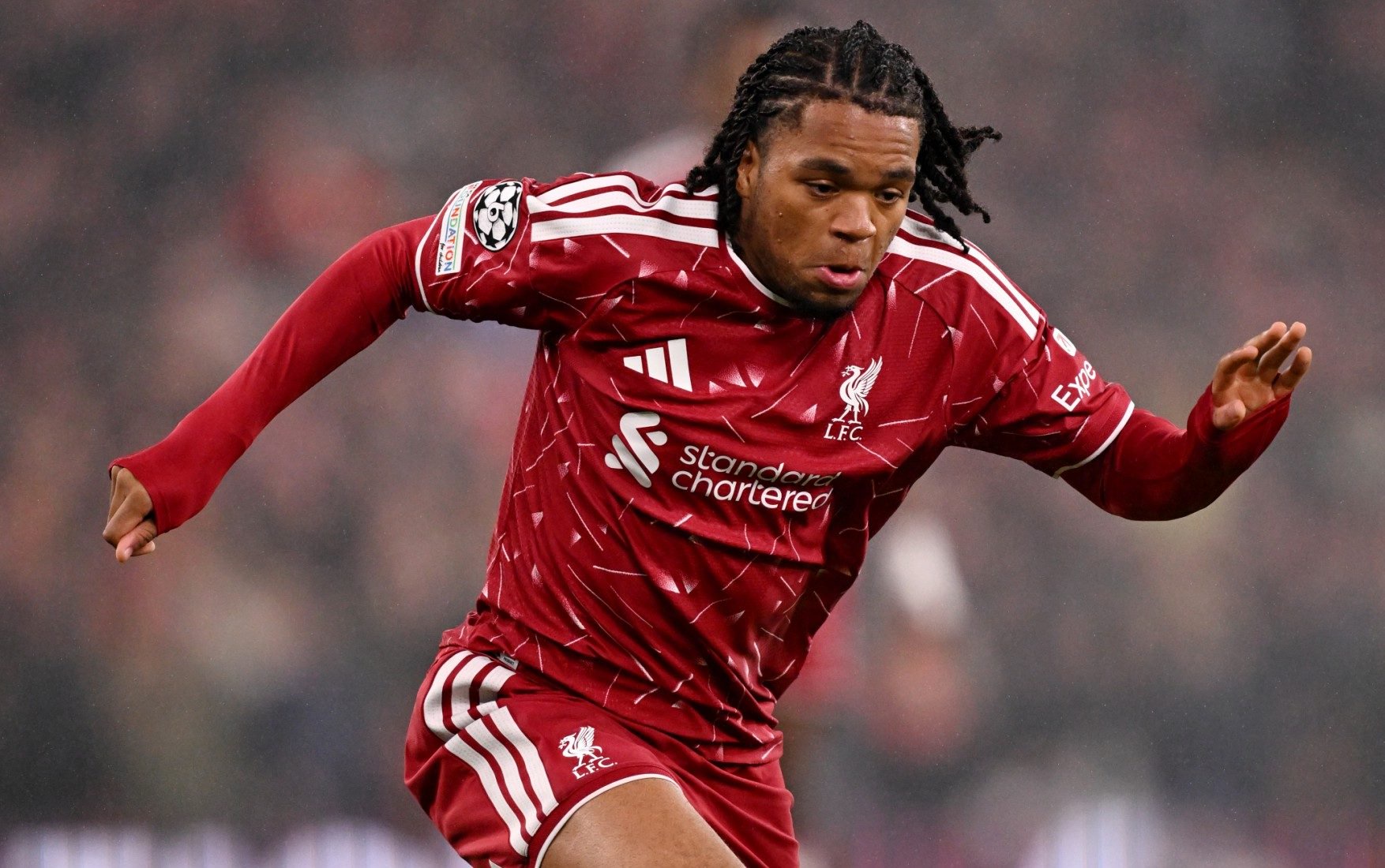 Rio Ngumoha of Liverpool runs with the ball