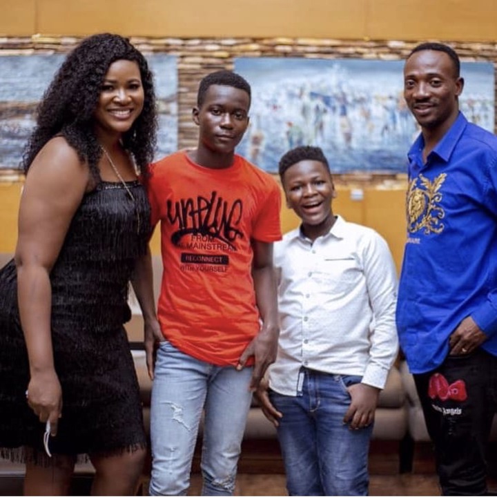 See beautiful photos of kumawood actor Salinko, his wife and kids