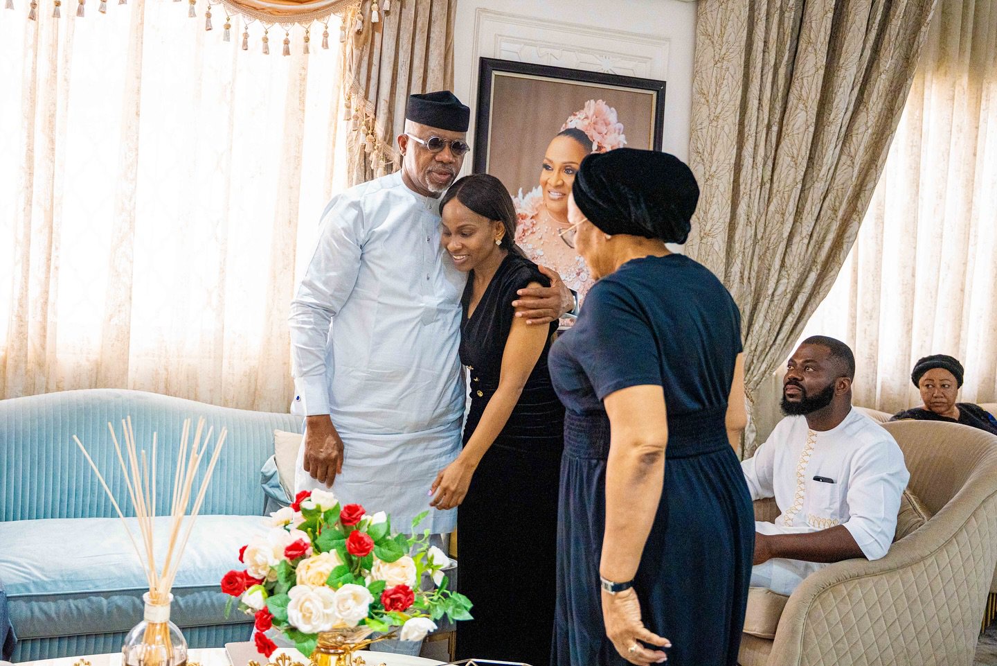Ogun State Governor, Prince Dapo Abiodun, pays condolence visit to the Ajimobi family following the tragic loss of their daughter, Abisola Kola-Daisi