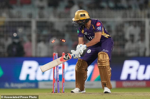 Kolkata Knight Riders' Varun Chakaravarthy bowled out by Sunrisers Hyderabad's Jaydev Unadkat during the Indian Premier League cricket match between Kolkata Knight Riders and Sunrisers Hyderabad in Kolkata, India, Thursday, April. 2, 2026. (AP Photo/ Bikas Das)