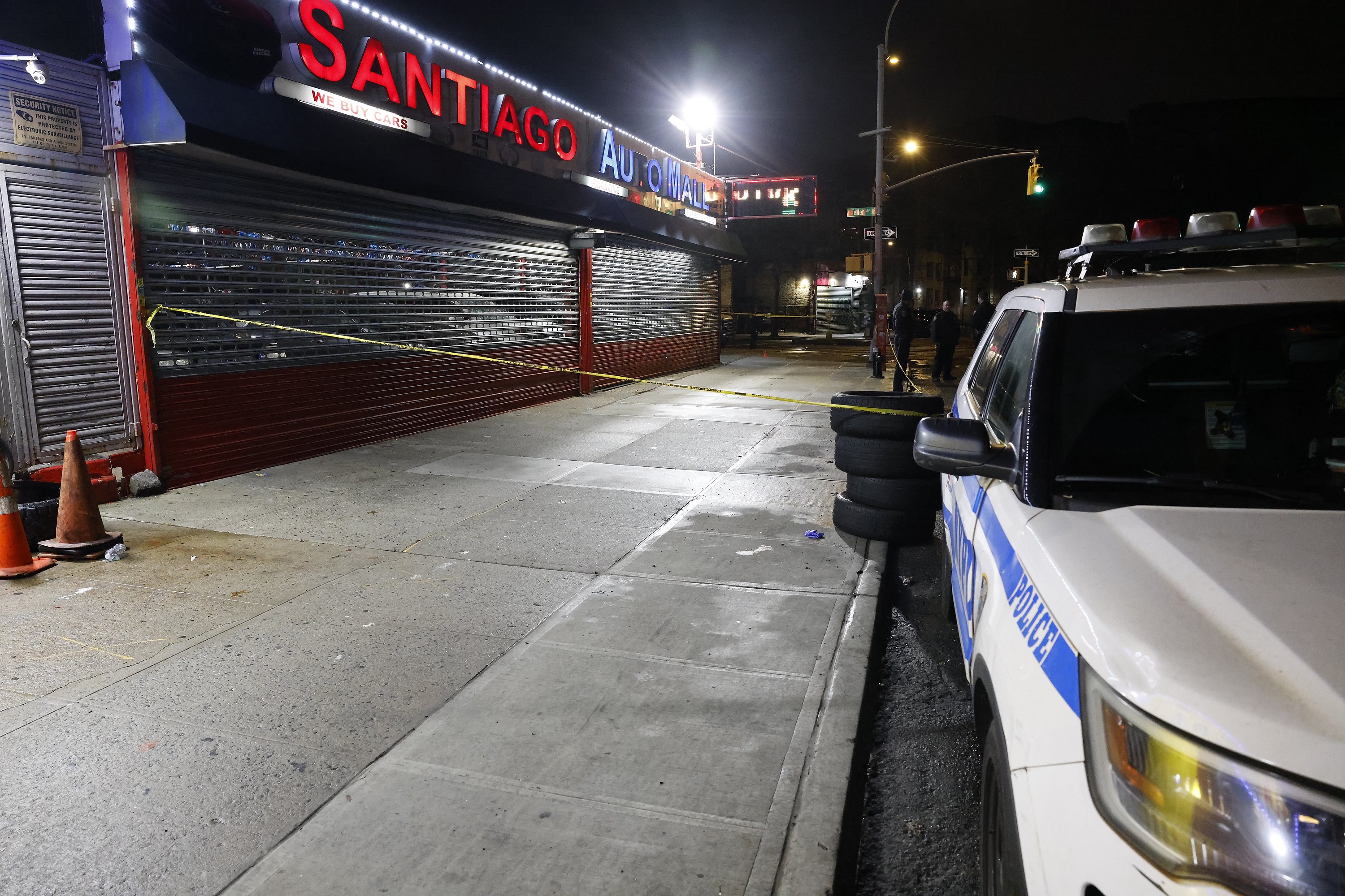 2 men killed, 8 hurt in New Year’s Day slashings, stabbings, shootings: cops