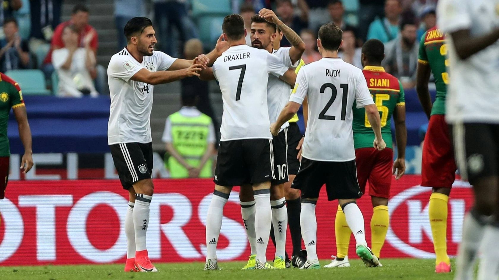 Emre Can, Julian Draxler, Kerem Demirbay und Sebastian Rudy (v.l.) beim Conferedrations Cup 2017 im Spiel gegen Kamerun