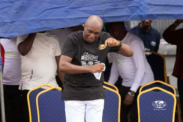 Pastor Ibiyeomie dancing in praise of God