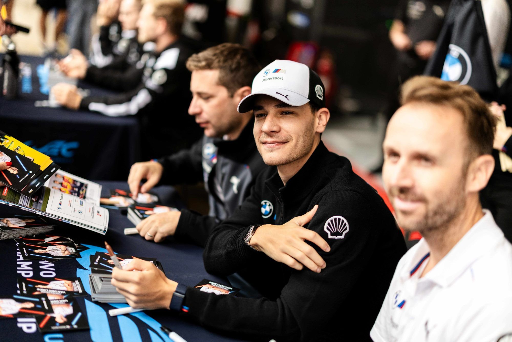 Vor dem Rennen noch guter Dinge: BMW-Trio Rast, van der Linde, Frijns (v.r.).