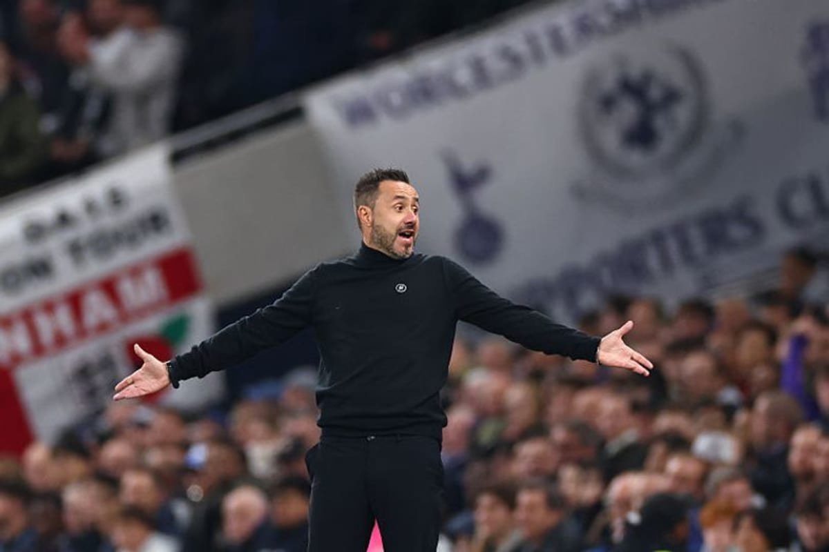 Roberto De Zerbi during the Premier League match between Tottenham Hotspur and Coventry City