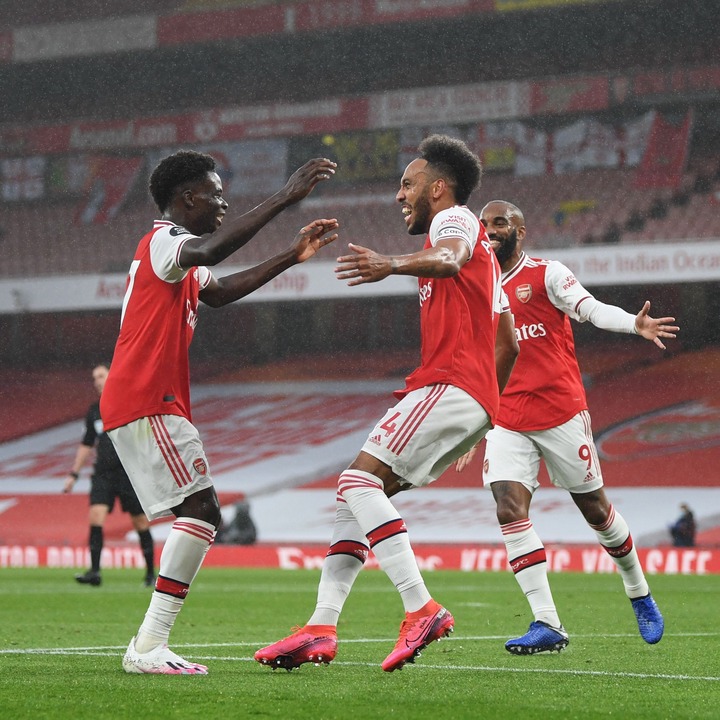 Why The Draw Between Arsenal And Leicester City Is A Blow To Manchester United Opera News - arsenal fc match pitch roblox