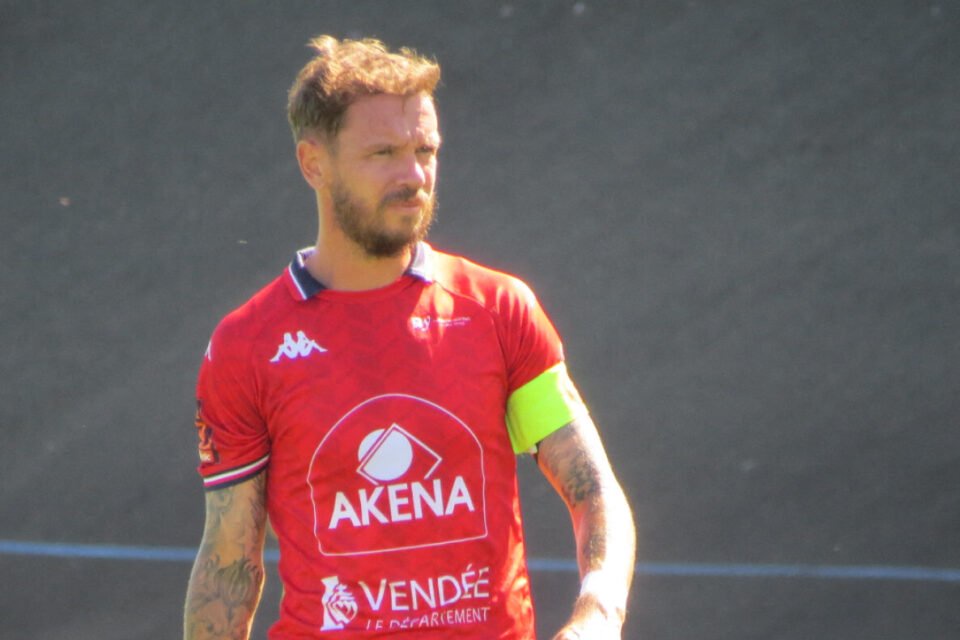 En l’absence de Thomas Allemand, Jonathan Beaulieu a porté le brassard de capitaine du VFC contre Valenciennes.