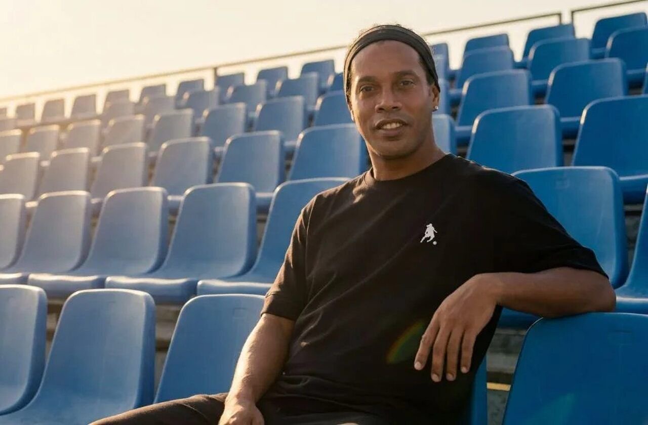 Aos 46 anos, Ronaldinho tem data para voltar aos gramados