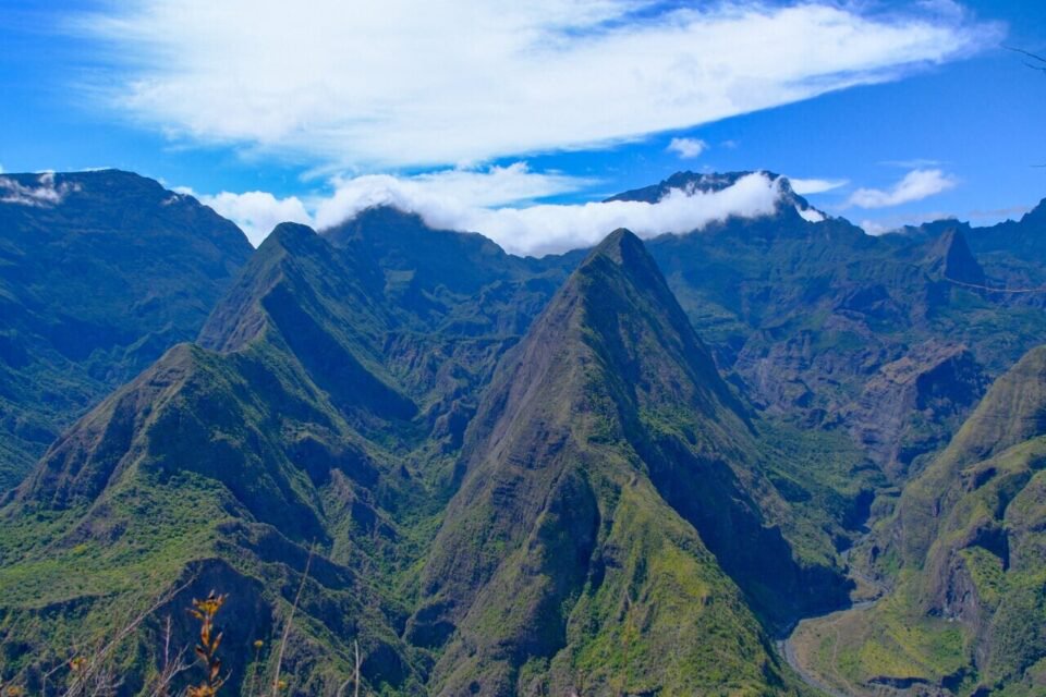 Six Alençonnais ont mis le cap sur la Réunion, mi-octobre dans le cadre de la Diagonale des Fous, et quatre d'entre eux ont relevé le Zembrocal Trail, relais du Grand Raid de la Réunion (160km - 8386 D+).