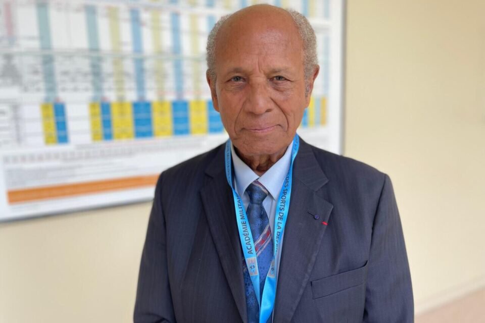 Jean-Michel Oprendek, ancien escrimeur et entraîneur a passé 9 ans dans l'encadrement du bataillon de Joinville, à Fontainebleau