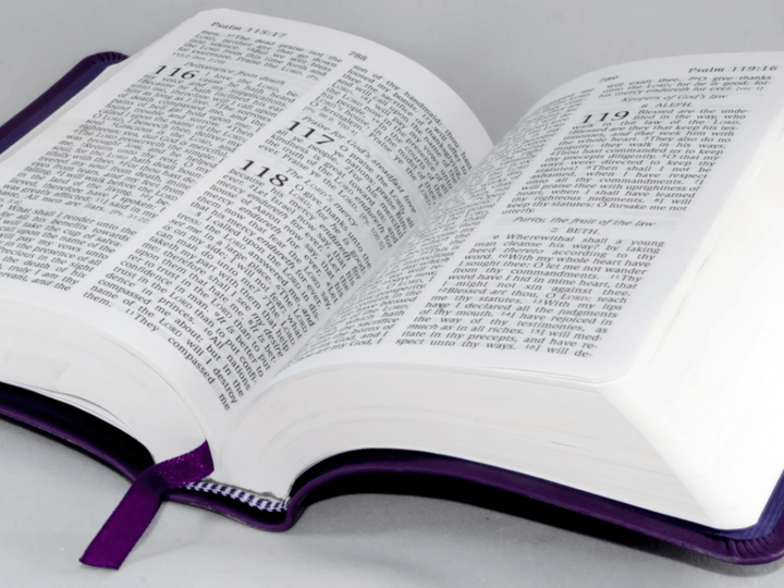 Le Plus Court Verset De La Bible Chrétiens, voici la Bible en chiffres - Opera News