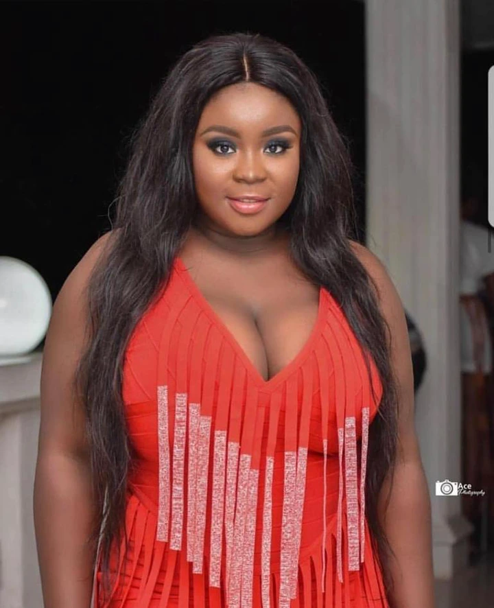 Maame Serwaa serves fans with her huge melons in new photos