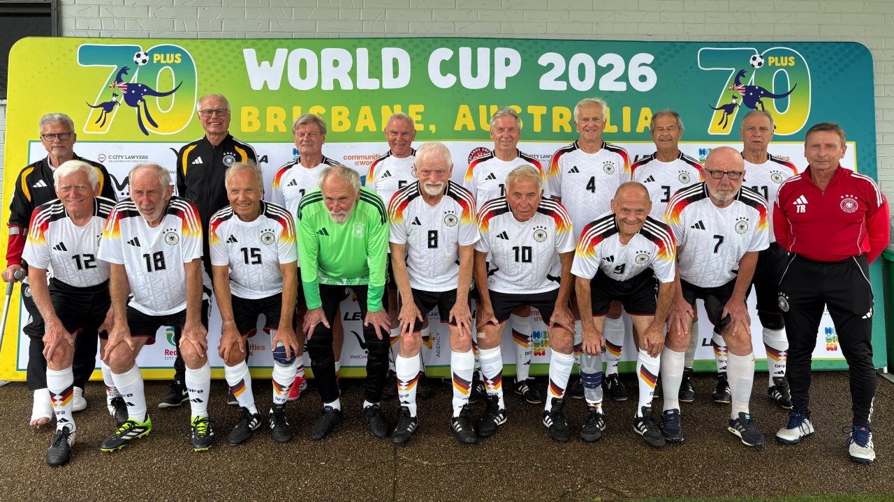 Der Wendener Udo Zimmermann nahm an der Ü75 Fußball-WM im australischen Brisbane teil. Gemeinsam mit Karl-Heinz „Kalle“ Rogel wurde er Weltmeister. von privat