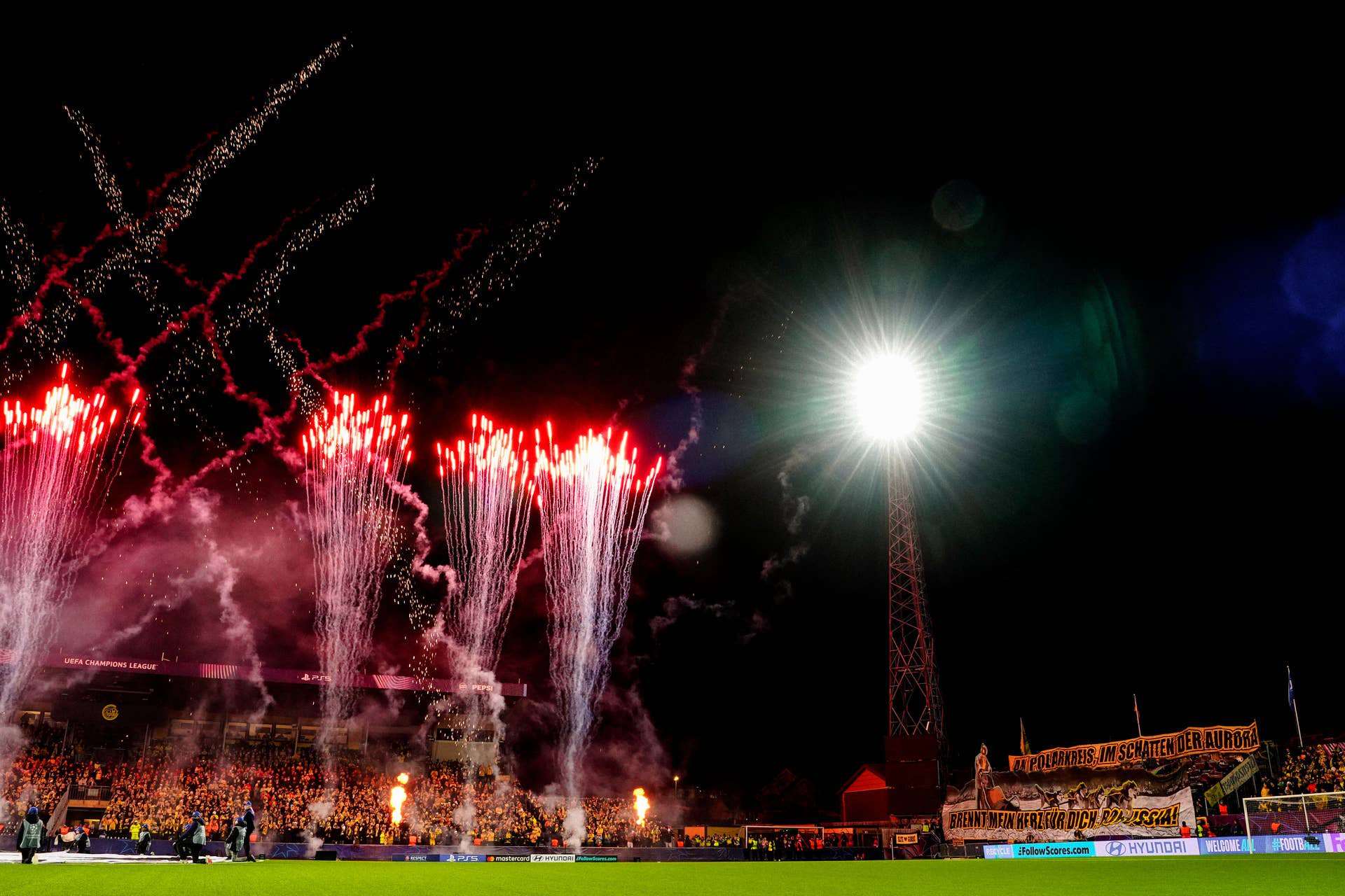 Feuerwerk am Polarkreis! Bodö feiert den BVB-Coup