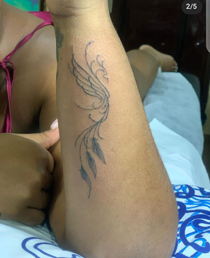 See photos of the 22 tattoos on the body of actress Moet Abebe