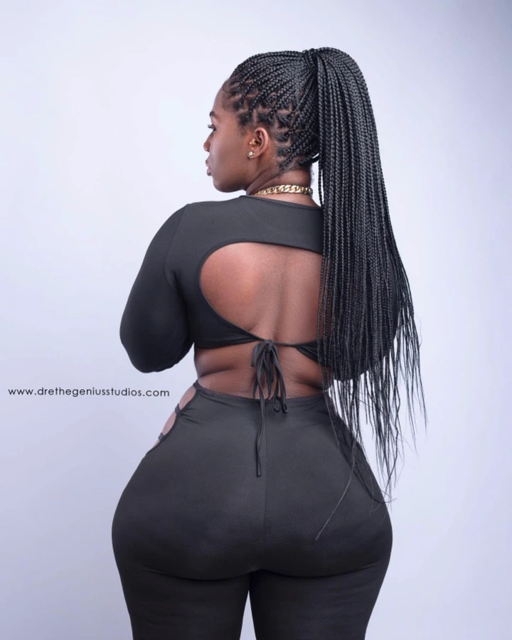 Finally, Hajia Bintu meets her meter in Cindy Fafa, an Ewe Lady causing confusion with her Backside (photos) 10