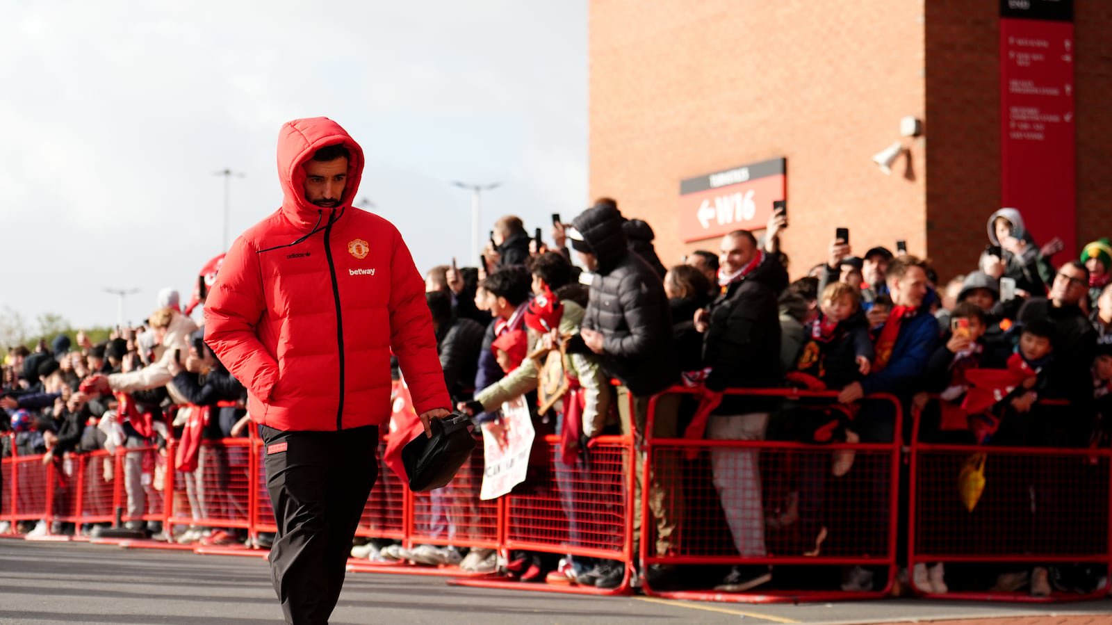 Manchester United’s Bruno Fernandes arrives at the ground ahead of the Premier League match at Old Trafford, Manchester. Picture date: Sunday October 25, 2026.