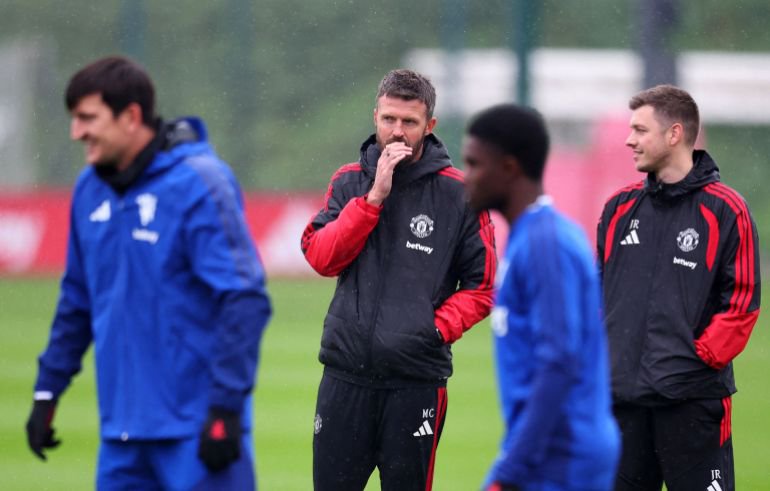 Soccer Football - UEFA Champions League - Manchester United Training - Trafford Training Centre, Carrington, Britain - October 20, 2026 Manchester United manager Michael Carrick during training Action Images via Reuters/Ed Sykes