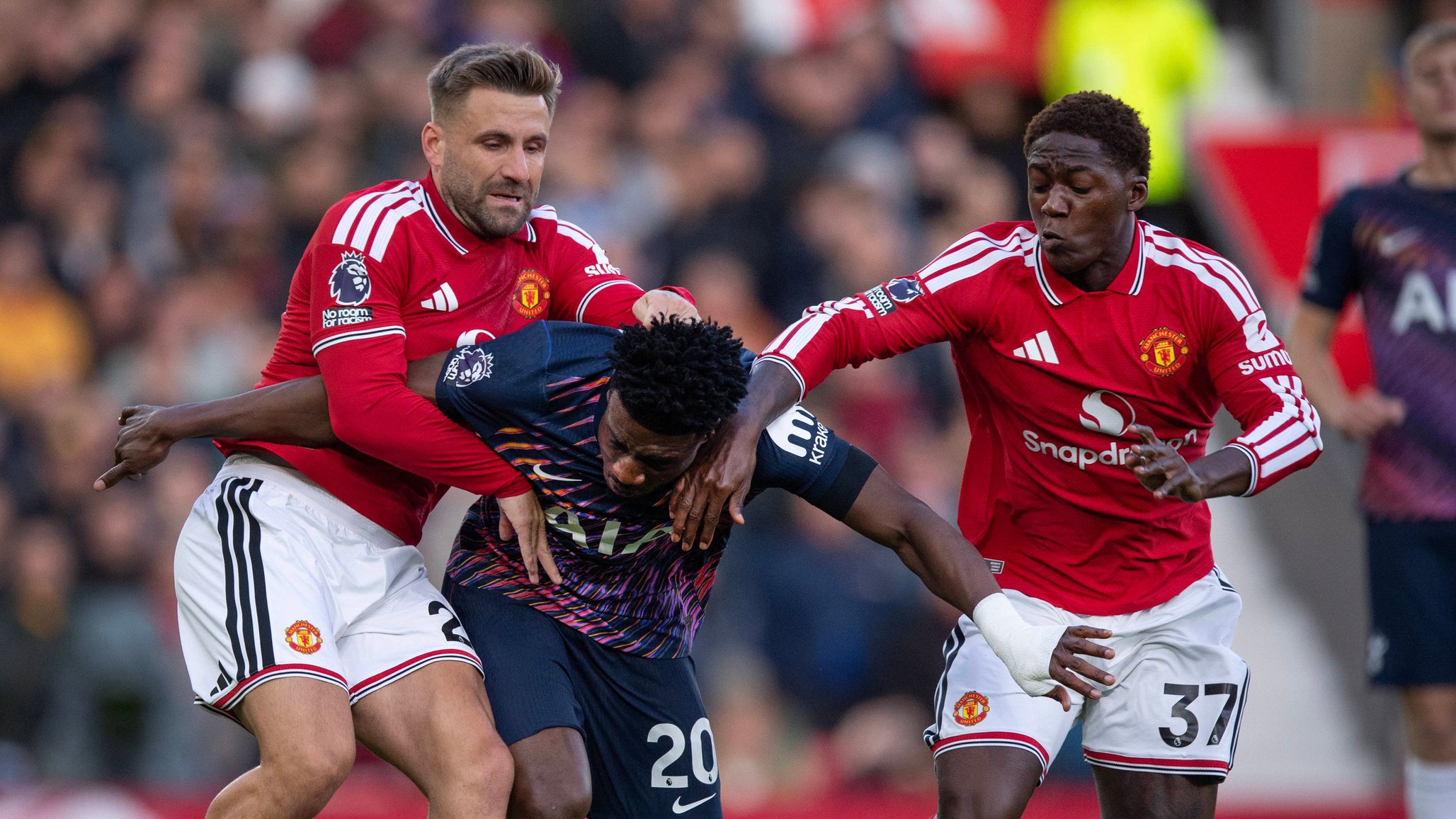 Manchester United loses 2-0 to Atletico Madrid in Champions League