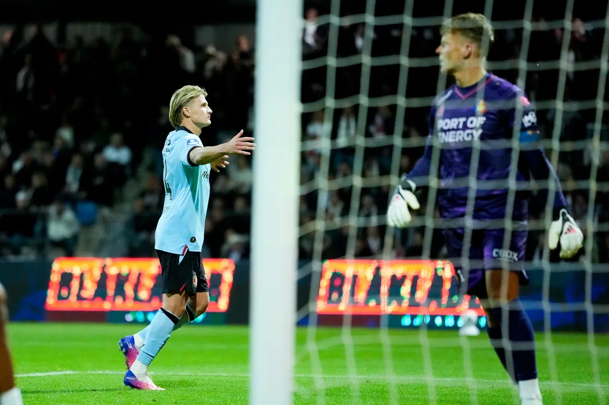Sem Steijn claims penalty duties after brief disagreement with Hadj Moussa