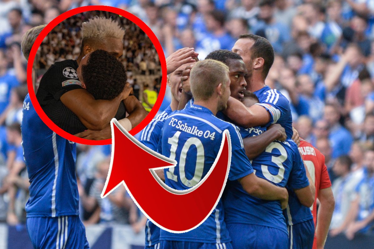 Mickels feiert im Schalke-Trikot.