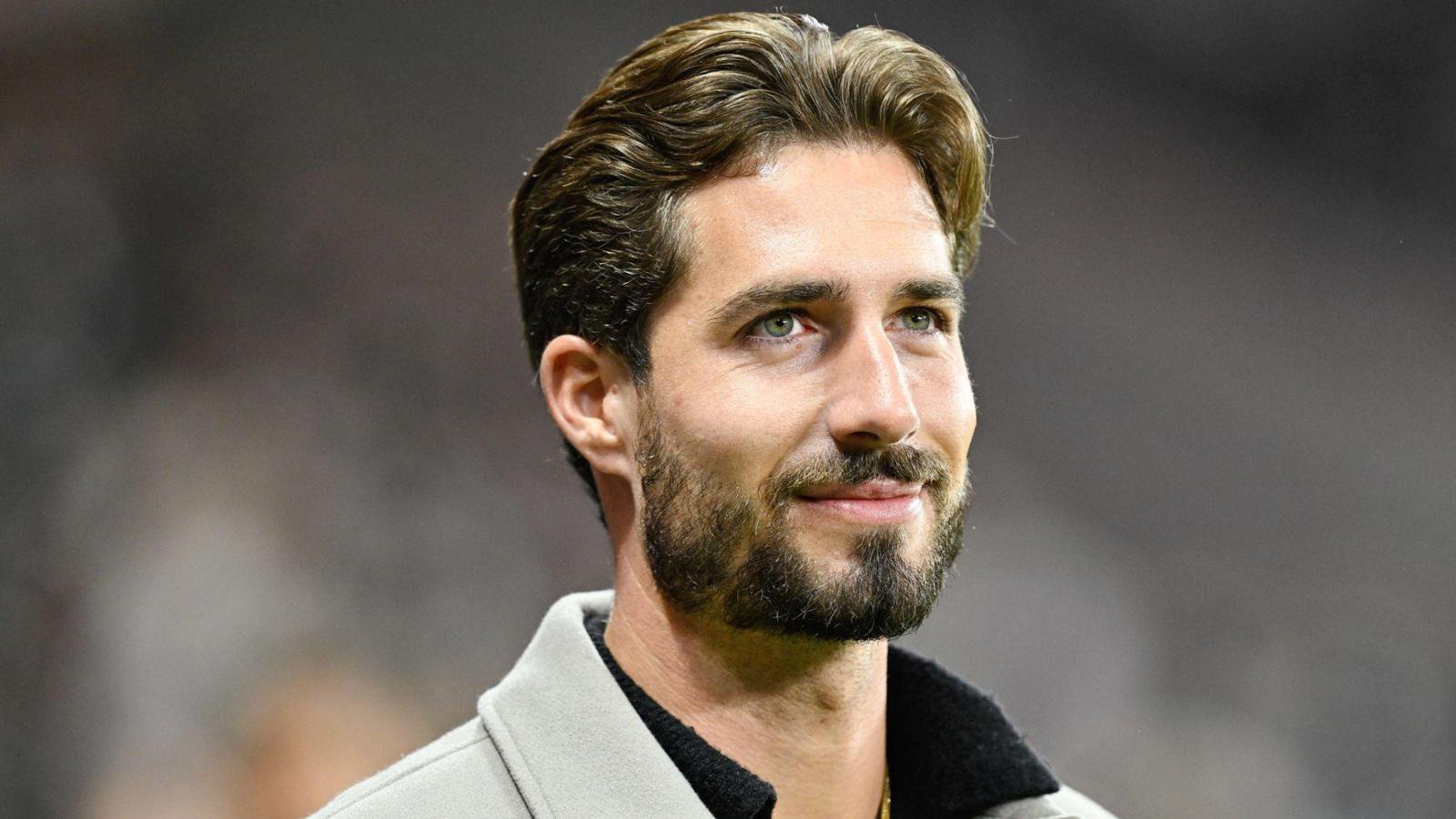 Kevin Trapp blickt im Podcast Copa TS auf seinen emotionalen Abschied von Eintracht Frankfurt und die kuriosen Hintergründe seines Wechsels zum Paris FC zurück.