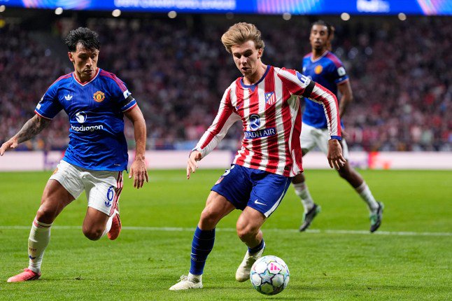 MADRID, SPAIN - OCTOBER 13: Pablo Barrios of Atletico de Madrid and Lisandro Martinez of Manchester United in action during the UEFA Champions League 2026/27 League Phase MD2 match between Atletico de Madrid and Manchester United at Estadio Metropolitano on October 13, 2026 in Madrid, Spain. (Photo By Oscar J. Barroso/Europa Press via Getty Images)