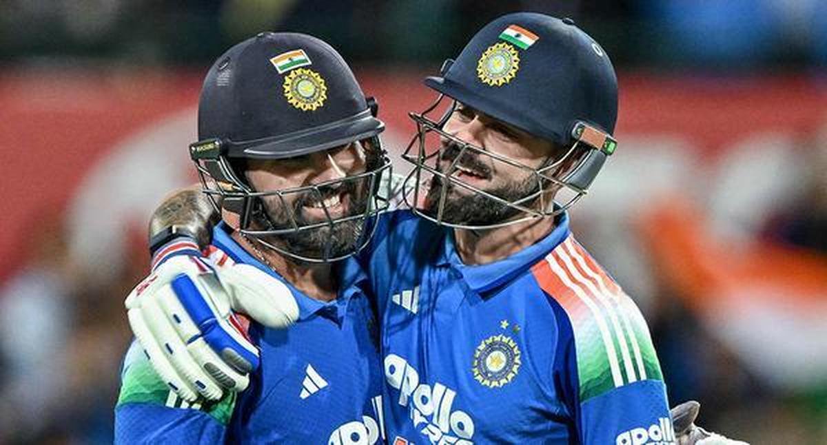 Rohit and Kohli took India to a consolation win in the Sydney ODI last year.