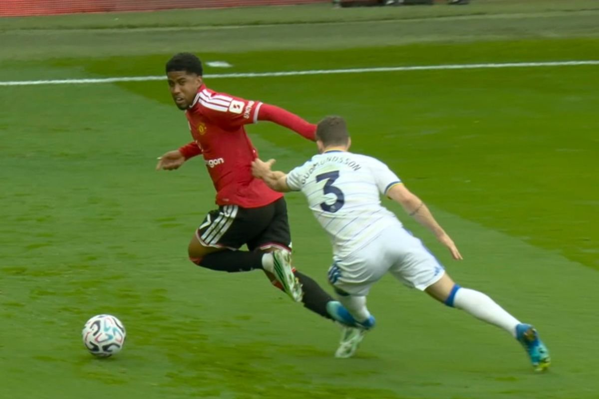 Gudmundsson escapes red card in feisty Leeds-United draw, but officials say he had no case