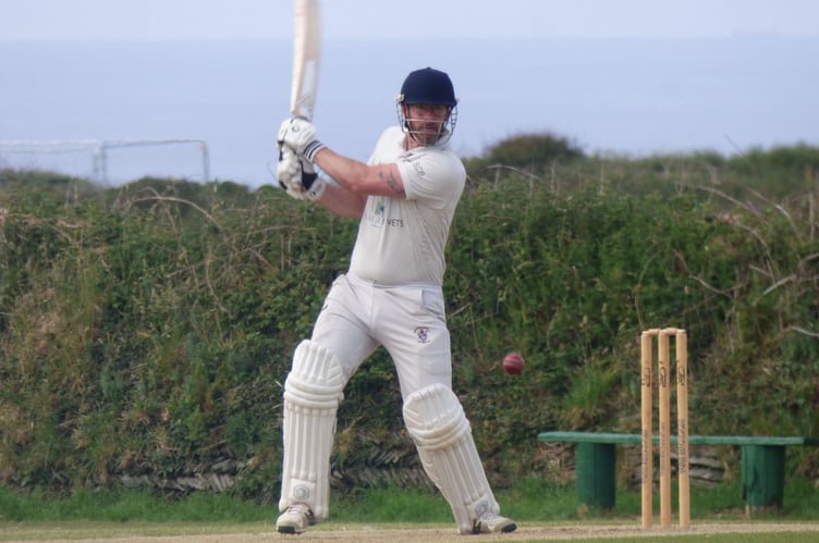 Wayne Adams, Bude.