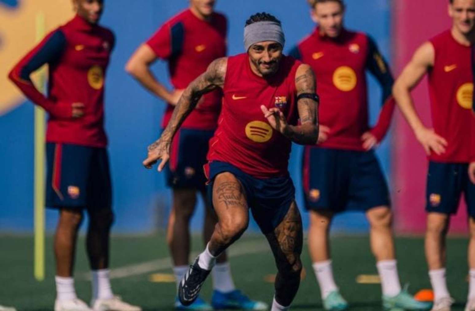 Gabriel Jesus durante treinamento pelo Barcelona –