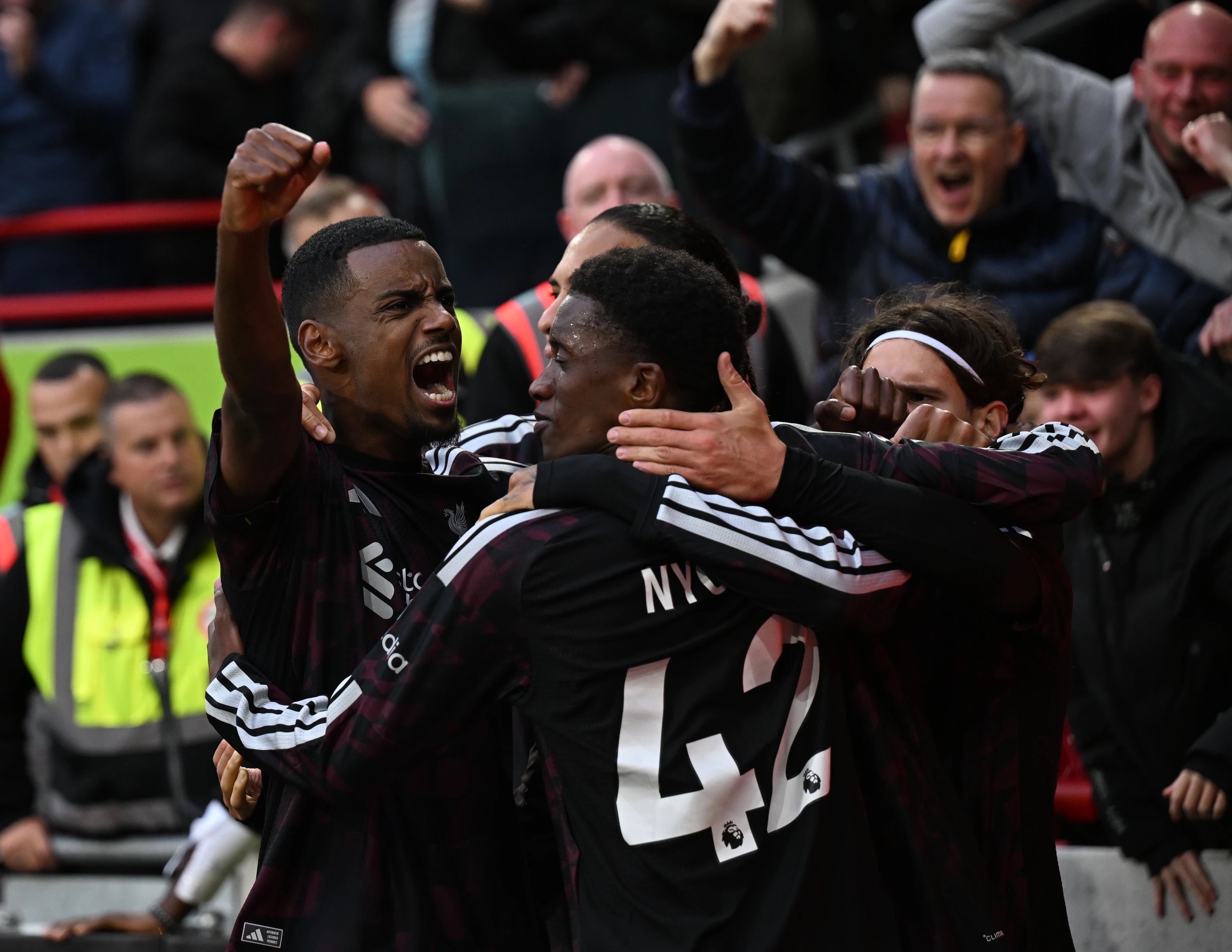 Goal celebration v Brentford - 17/10/2026 (2)