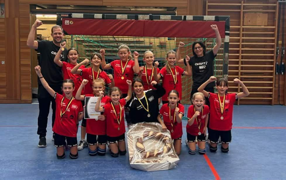 Die U10-Mädchen des SSV Dornbirn Schoren behaupteten sich gegen die Jungsteams und jubelten über Platz zwei.