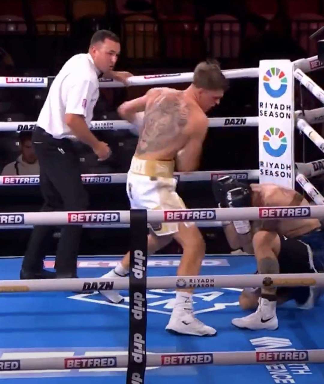 Harley Burrows turns up the heat on Carlos Ronner