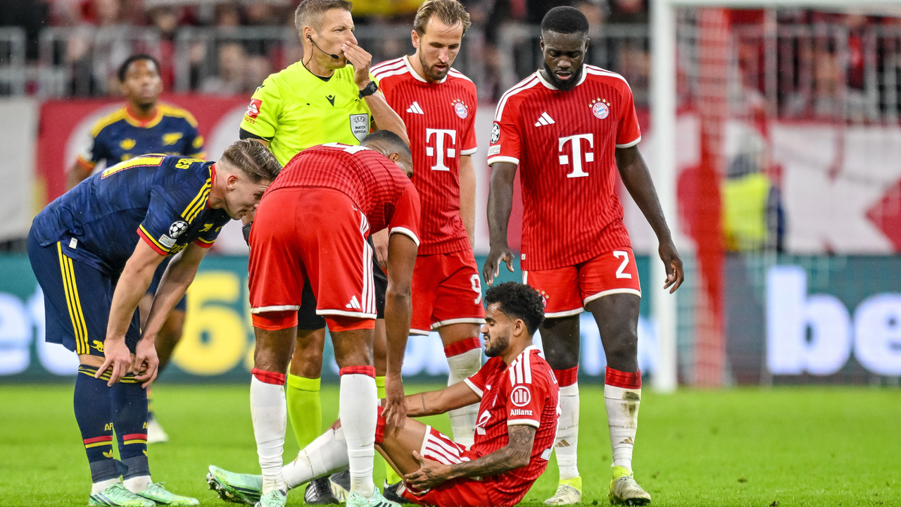 Bayern winger Diaz ruled out with hamstring tear