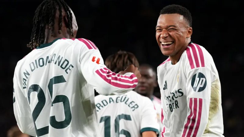 Mbappe double fires Real Madrid to win at La Liga leaders Barcelona